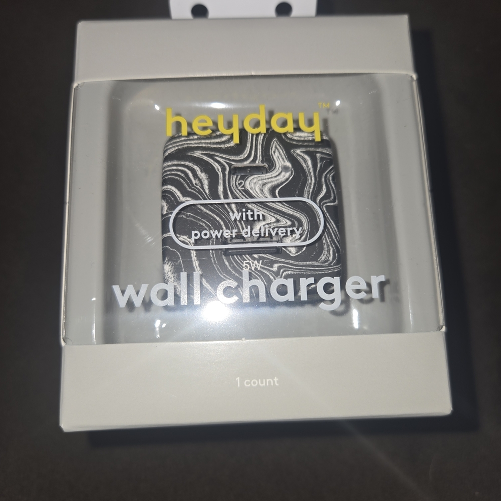 heyday Swirl Pattern Wall Charger